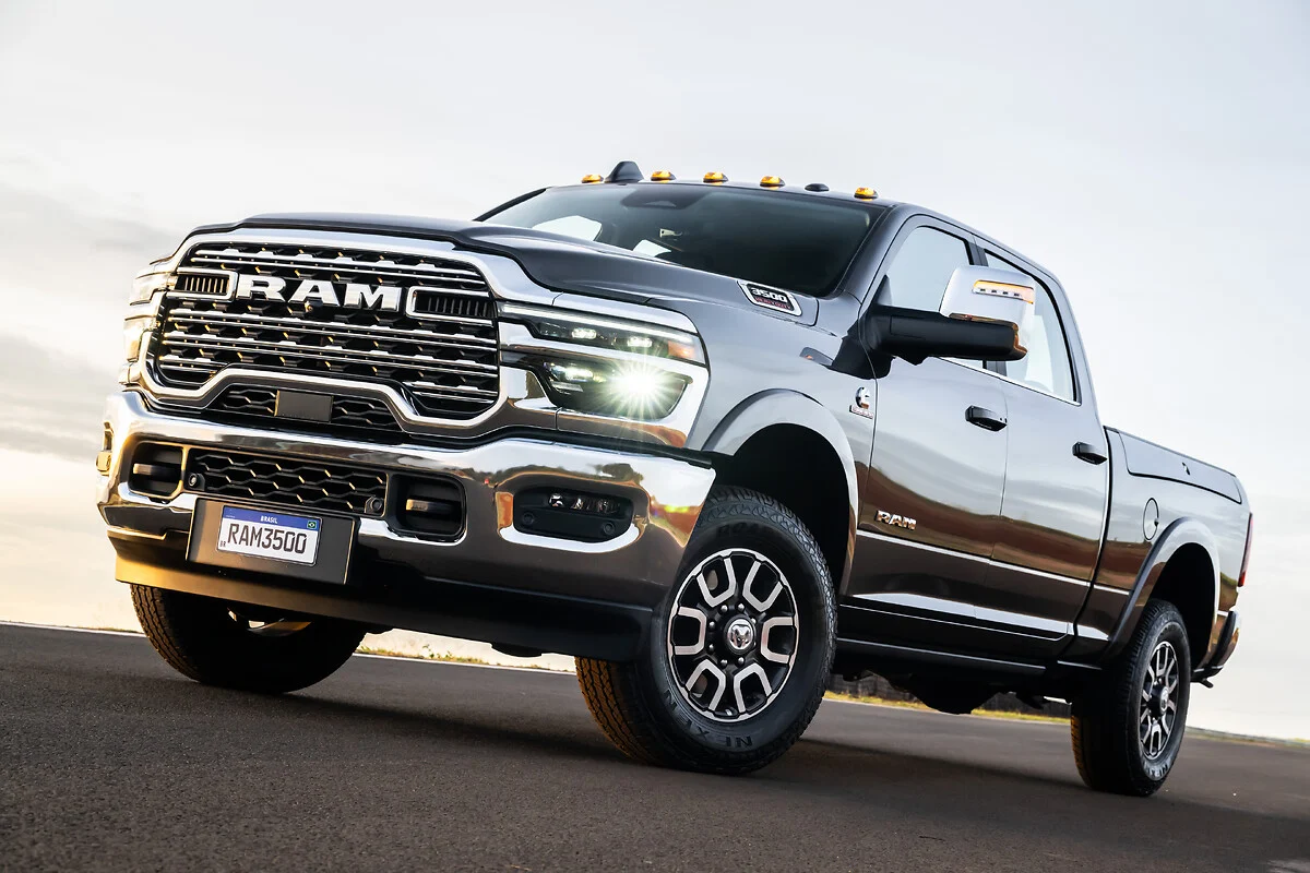 Alerta no Setor de Pesados: Ram convocam grandes recalls no Brasil em abril de 2026
