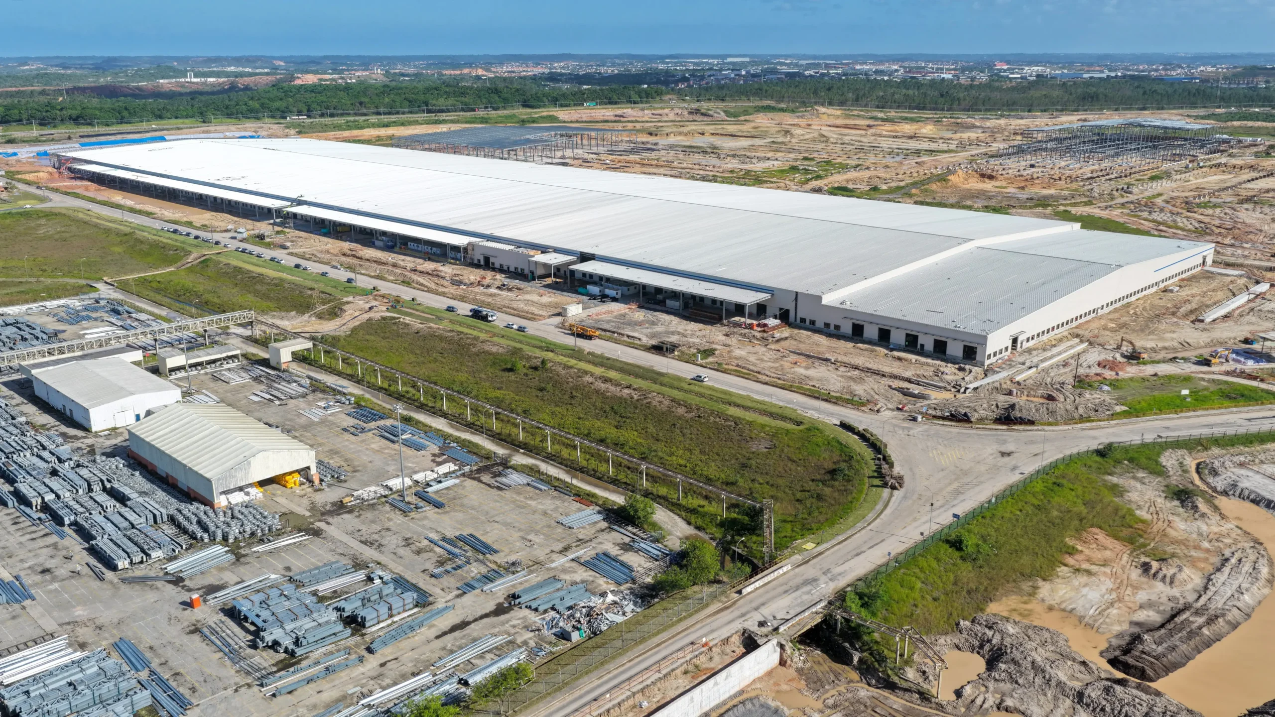 Aceleração Nacional: Fábrica na Bahia dobra a aposta no Brasil e gera centenas de empregos